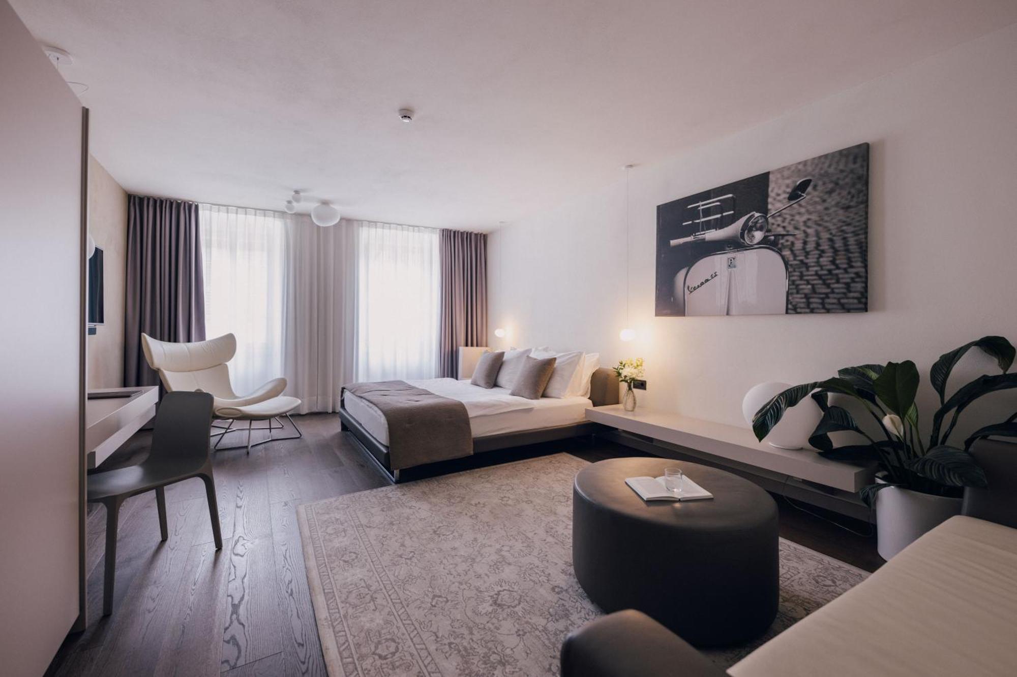 Guesthouse Suiteseven ميرانو المظهر الخارجي الصورة